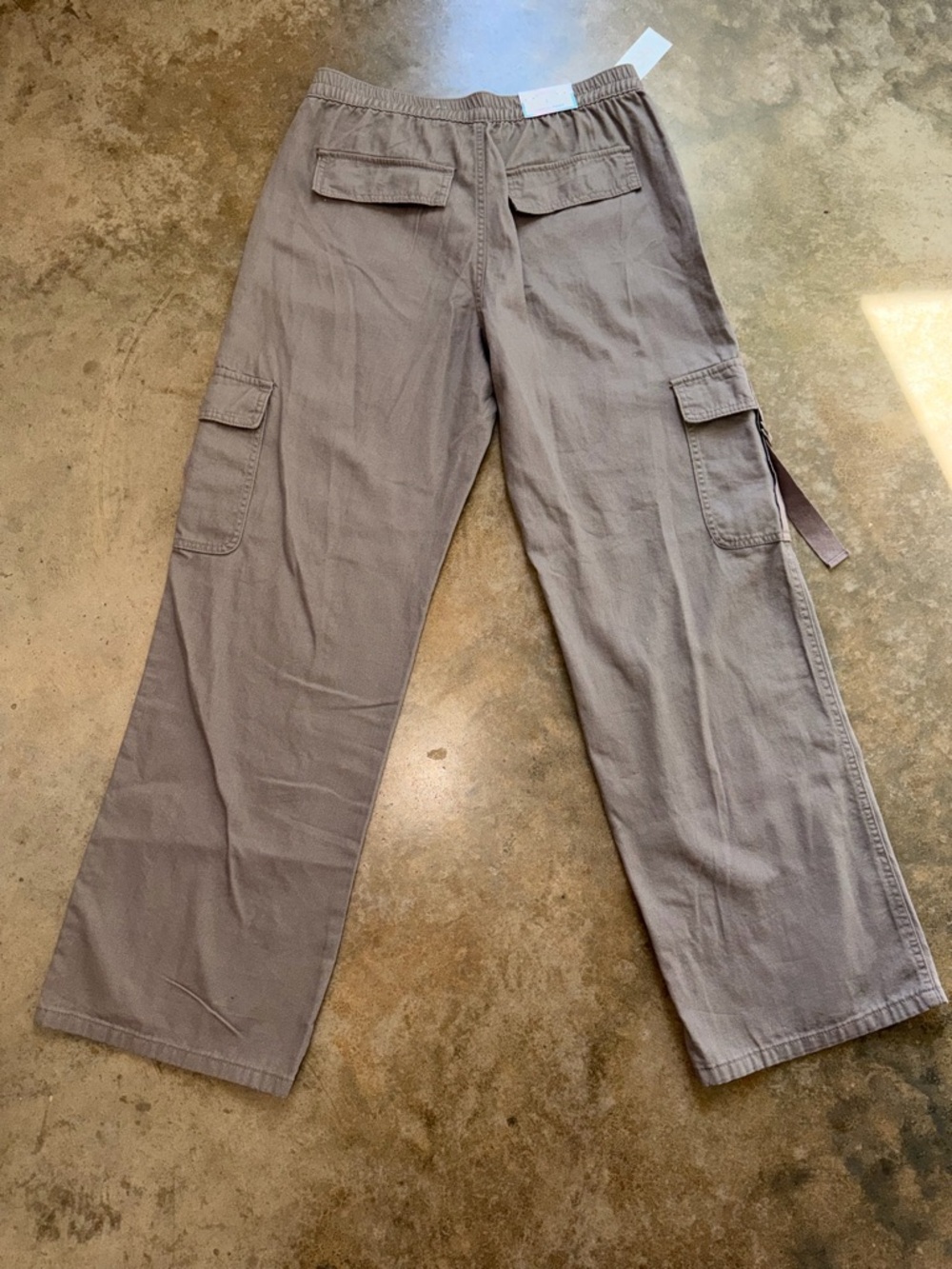 Tinseltown Taupe Wide-Leg Cargo Pants - Size L - Picture 2 of 9